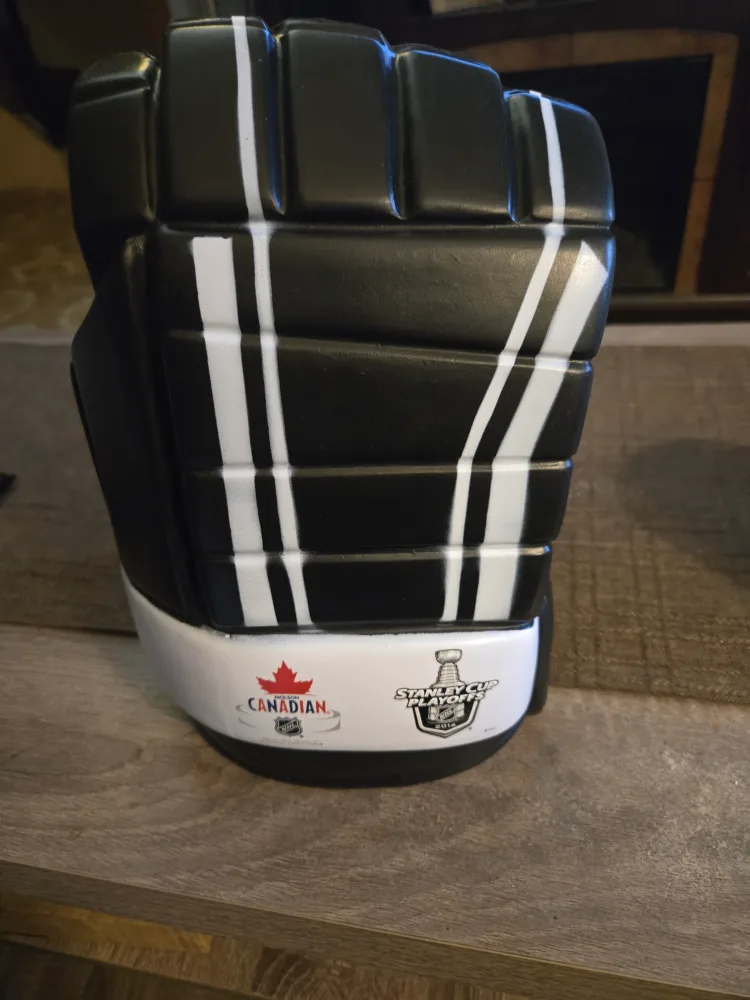 NHL Stanley Cup Goalie Glove thumbnail