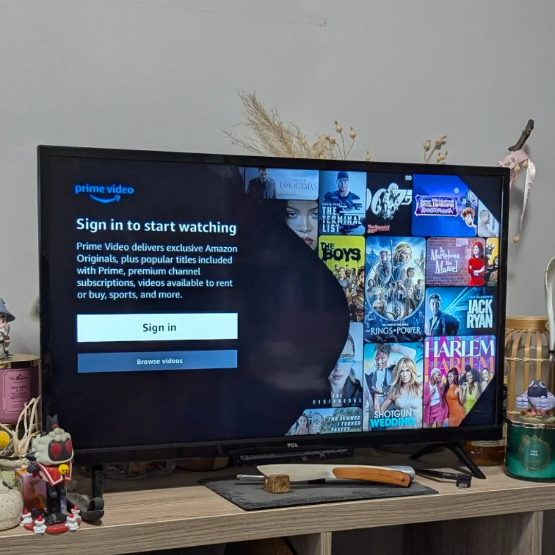 TCL 32" Smart Android TV image indicator(6)