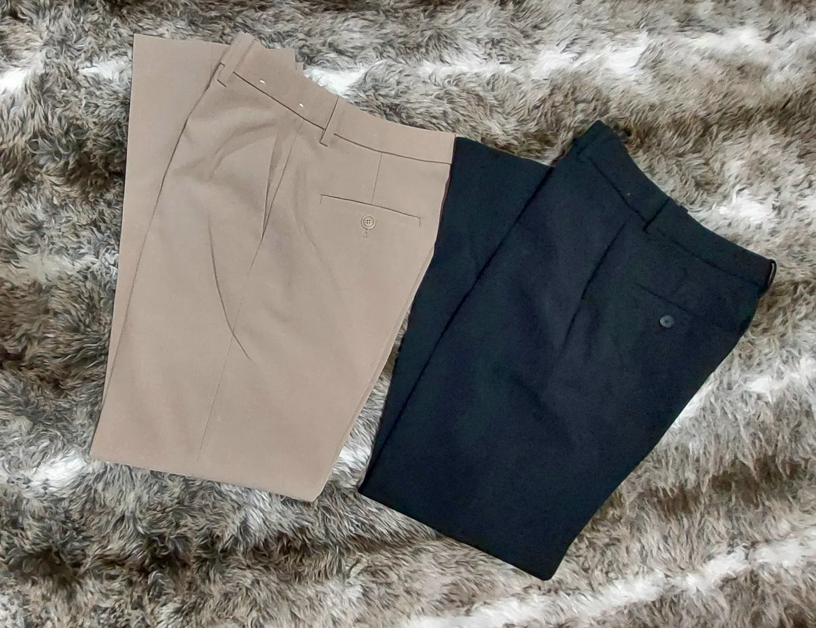 NEW UNIQLO Women's Trousers - Beige & Black $40 for 2 pairs image indicator(2)