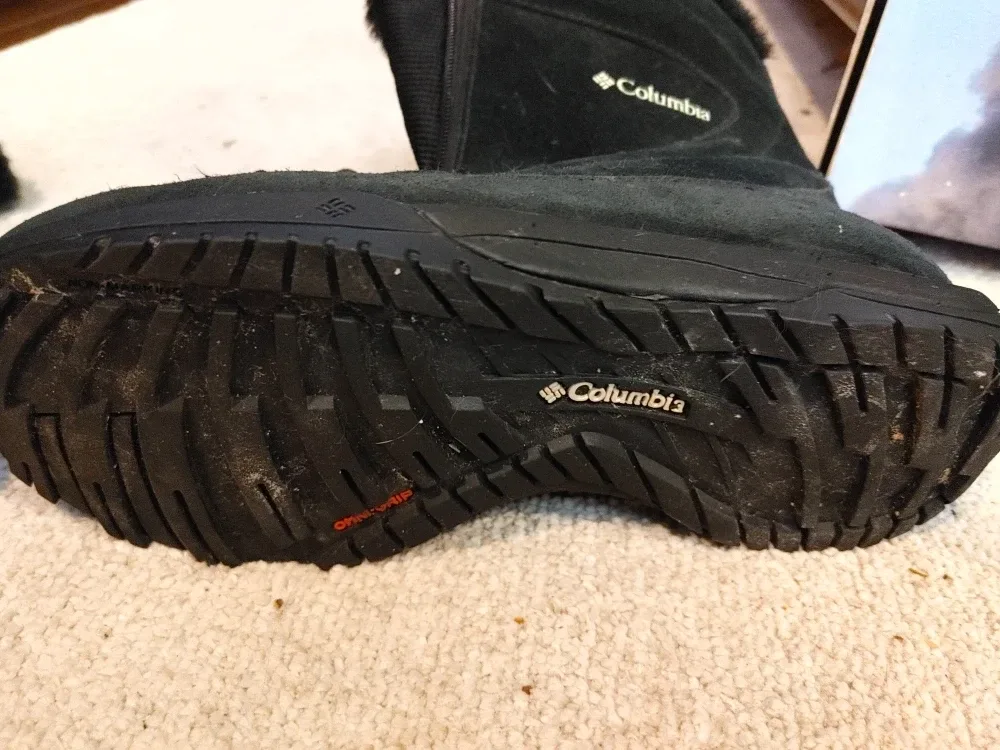 Columbia Women's Black Winter Boots image indicator(6)