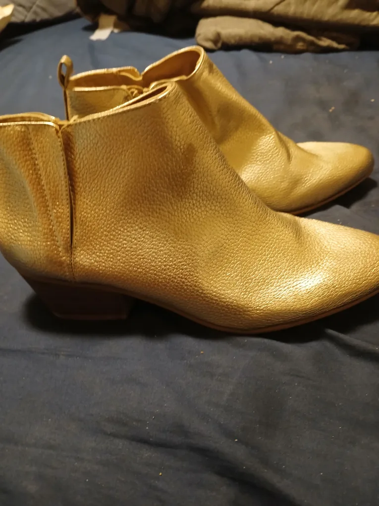 Old Navy gold boots image indicator(2)