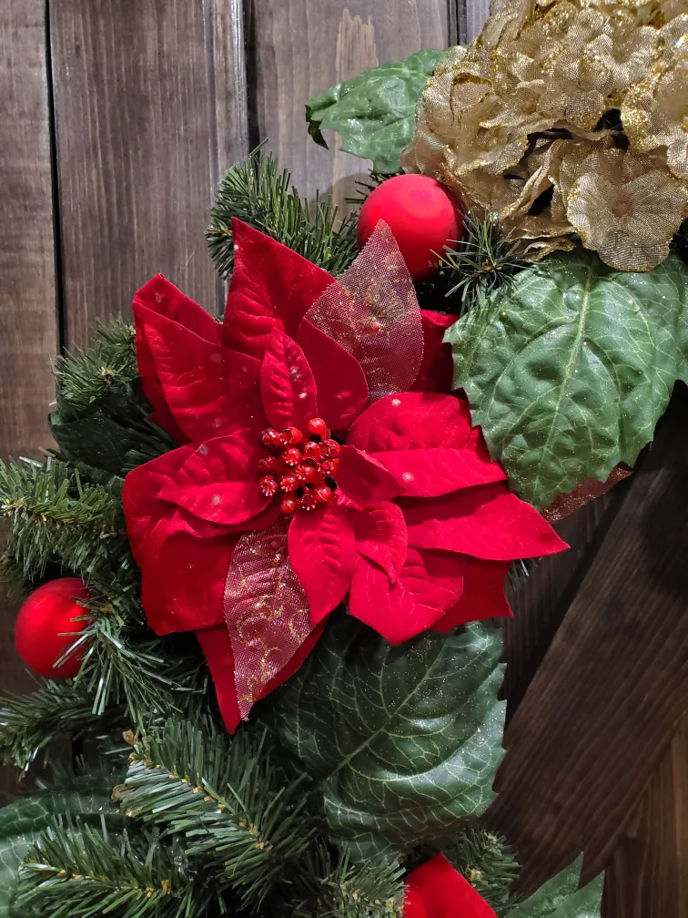 Christmas Wreath with Red Poinsettias and Gold Bow image indicator(3)