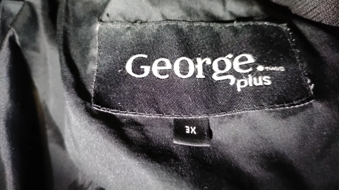 Women's Black Puffer Jacket image indicator(7)