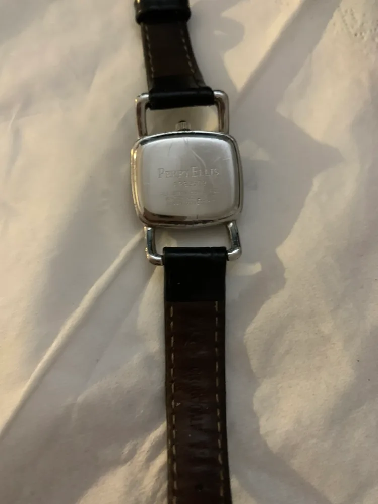 Perry Ellis Women's Watch image indicator(2)