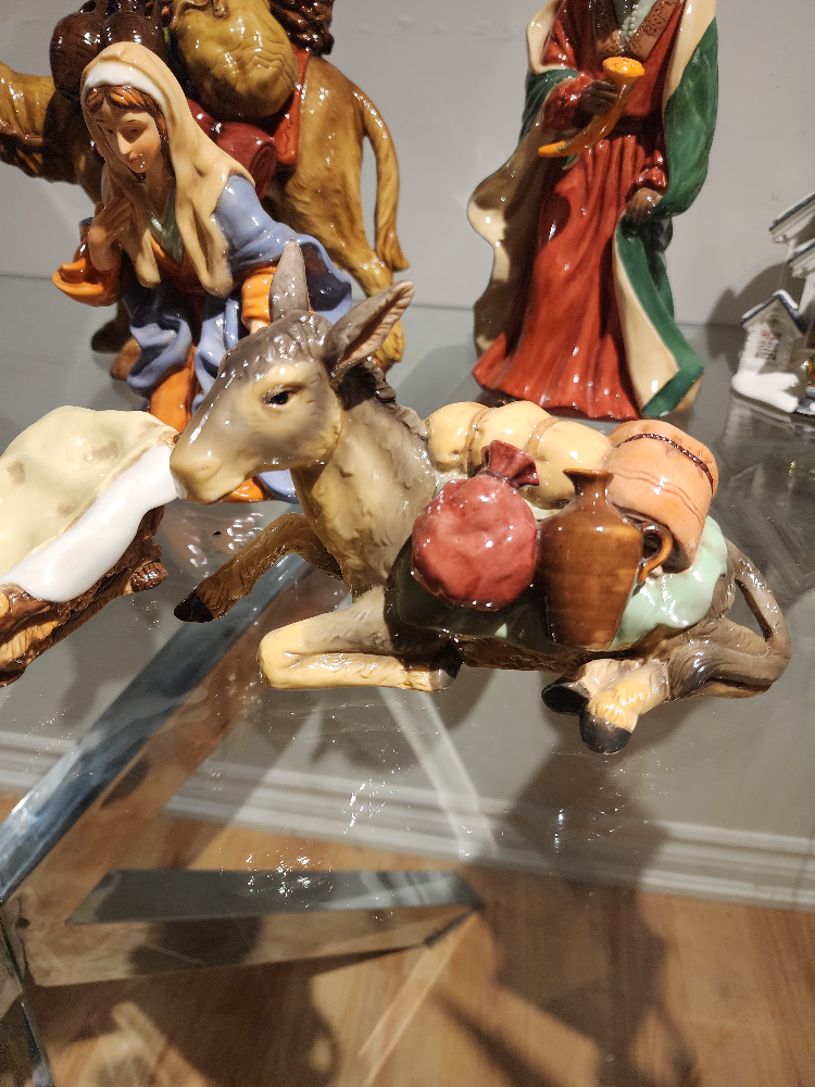 🎄 Porcelain Nativity Set + Winter Items for Sale! 🎄 - photo 4