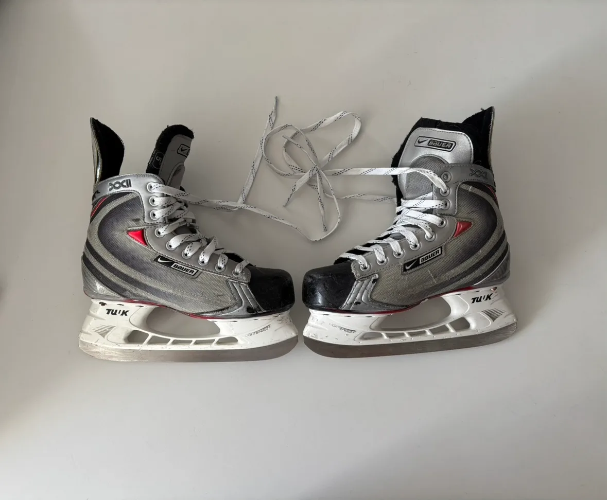 Bauer Vapor XXi Hockey Skates Size 5 youth image indicator(2)