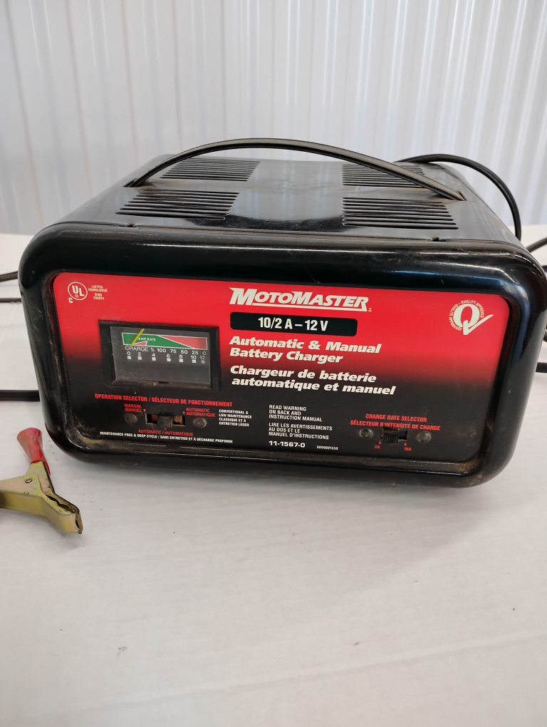 Motomaster Automatic & Manual Battery Charger