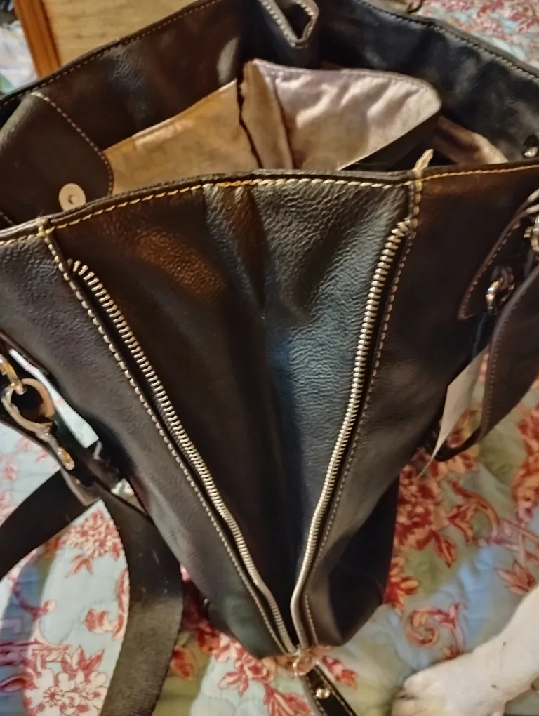 Kenneth Cole Reaction Black Tote Bag NWT image indicator(3)