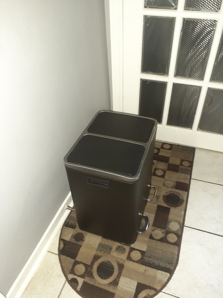 Garbage & Recycling Bin - photo 5