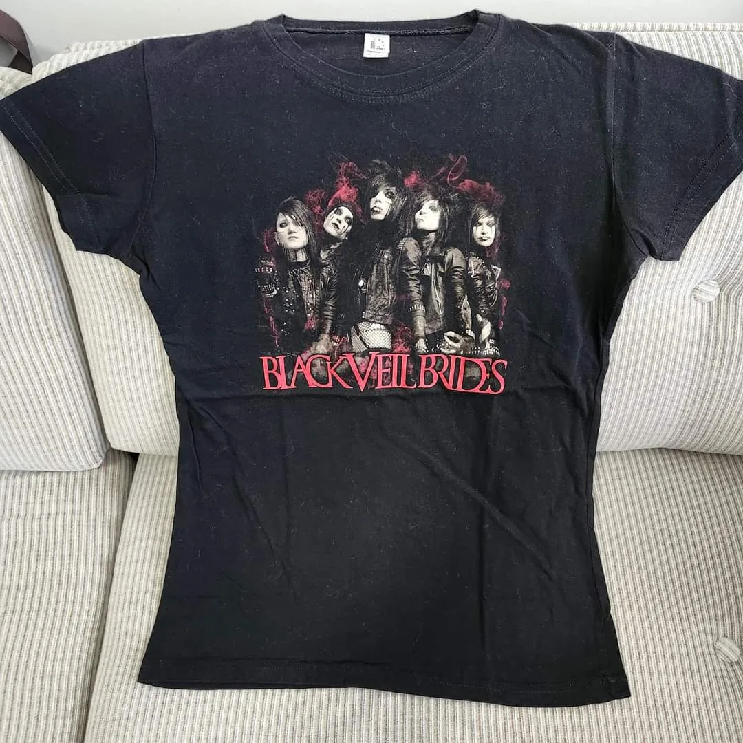 Variety of Graphic T-Shirts. #M  Great for anyone! image indicator(2)