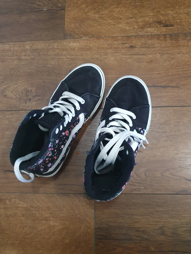 4 pairs of preloved shoes for girls size US 3 - photo 4