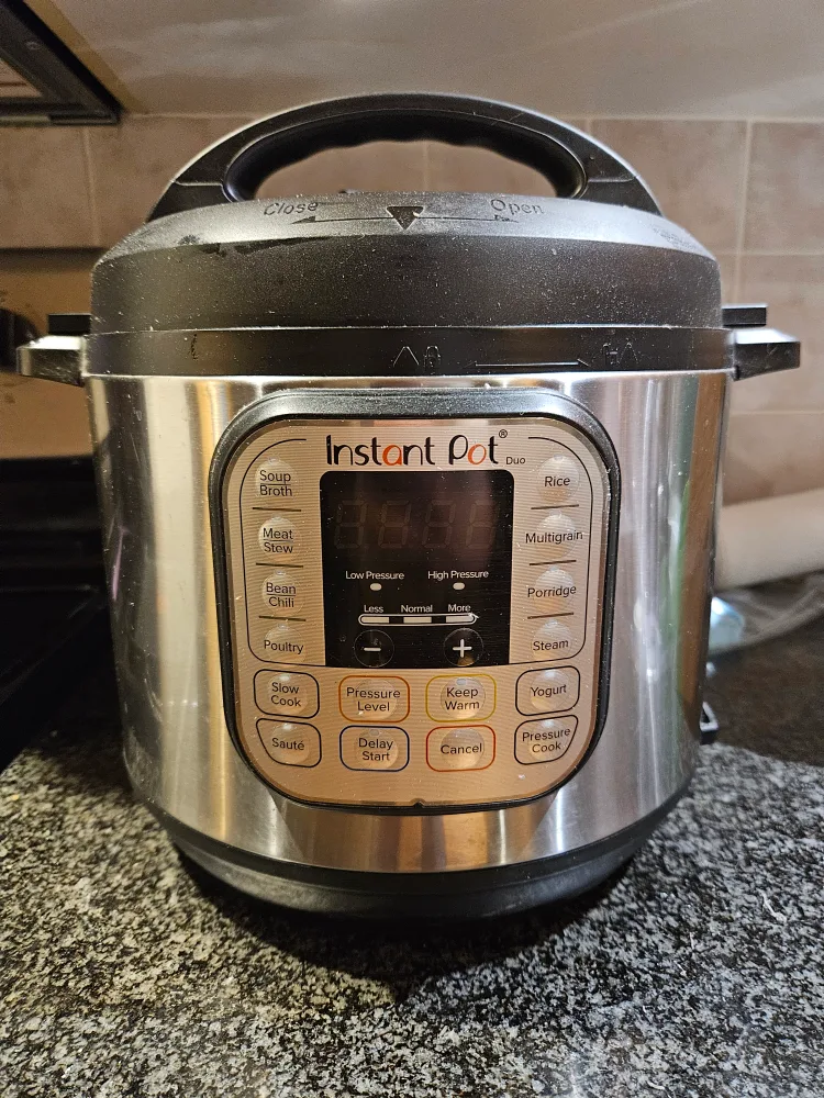 Instant Pot 7-in-1, 6 qt, Duo 60 thumbnail