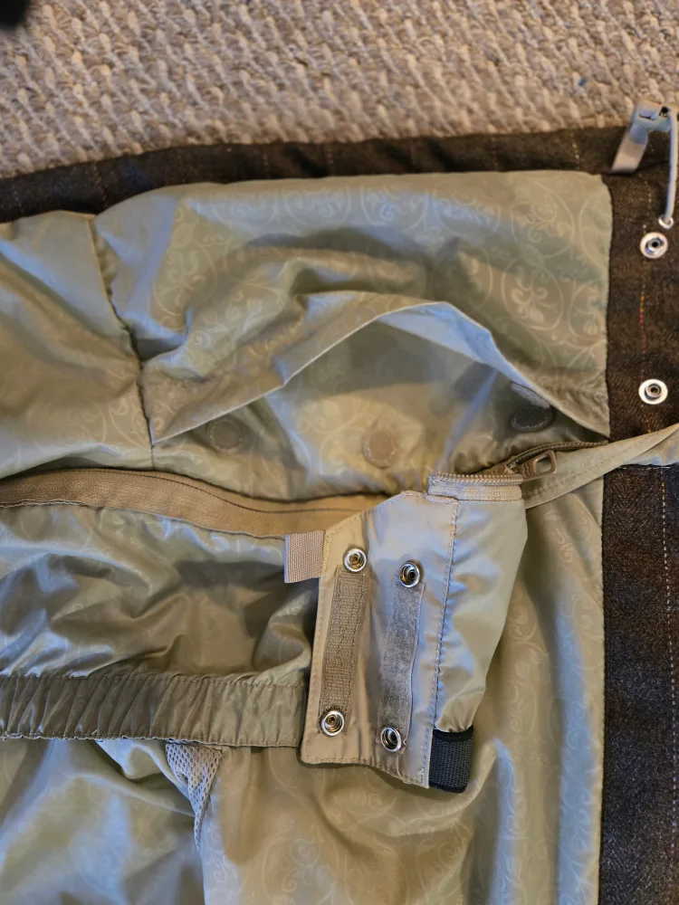 Women's Four Square Snowboard Jacket image indicator(4)