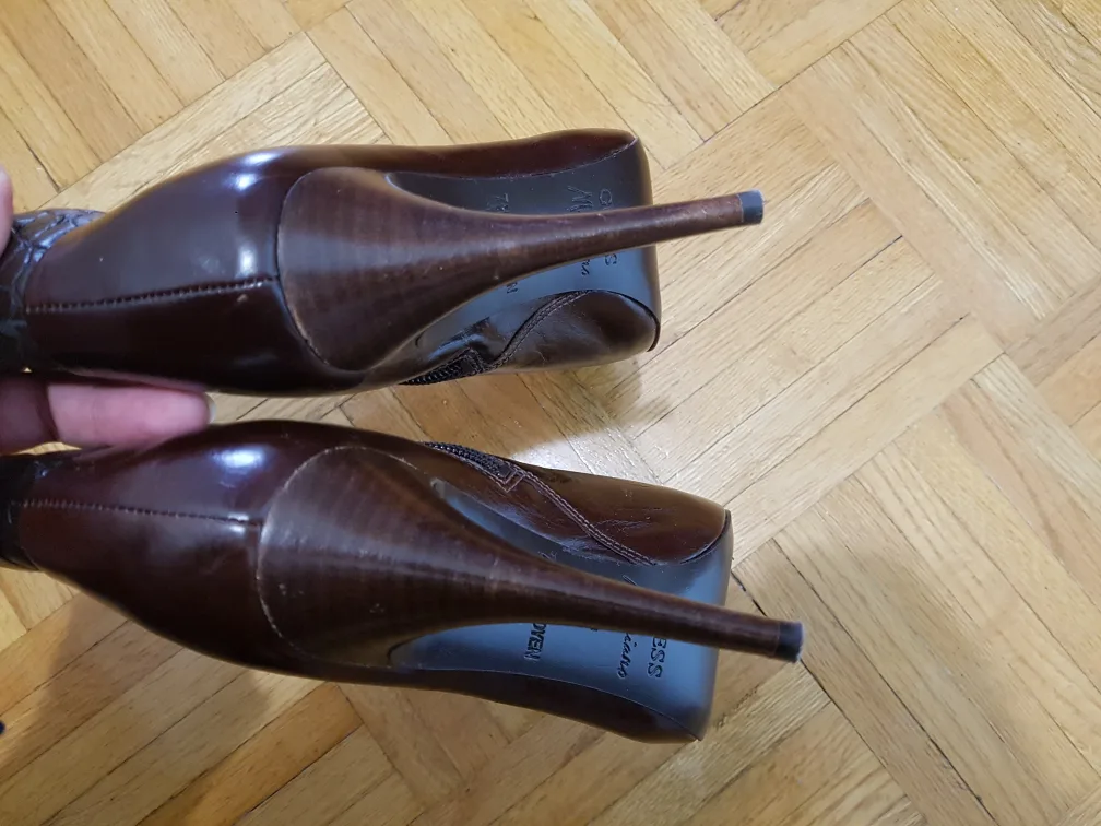 GUESS $120+ Genuine Leather booties boots image indicator(4)