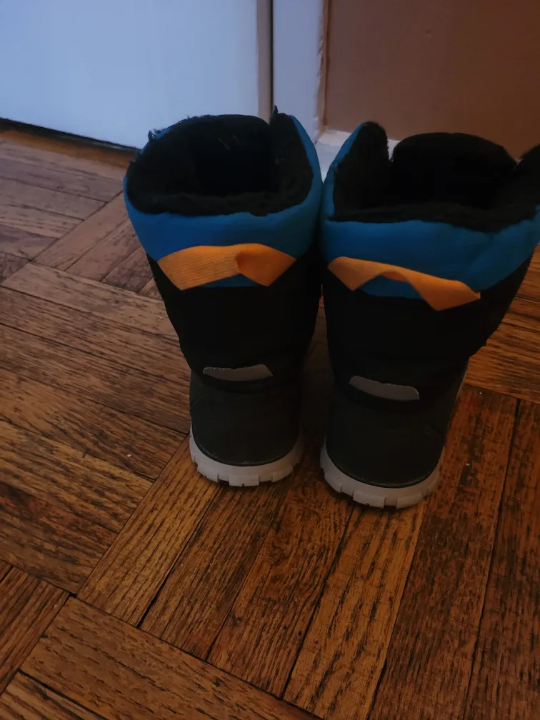 Little Kids' Winter Boots image indicator(4)