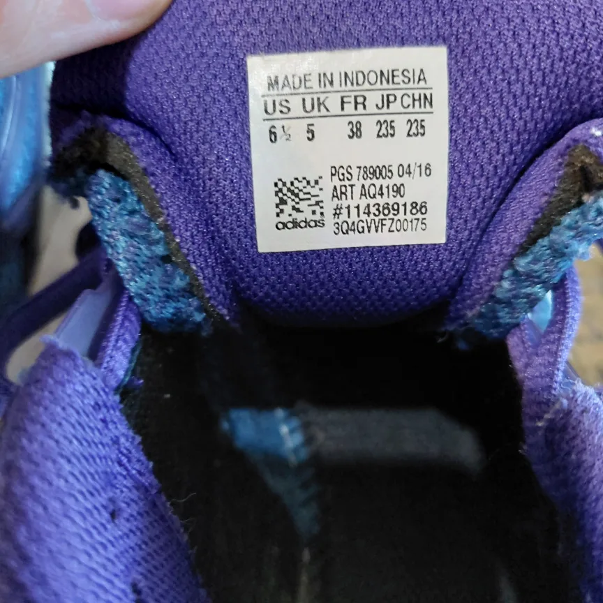 Adidas Women's Athletic Shoes Size 6.5 US image indicator(5)