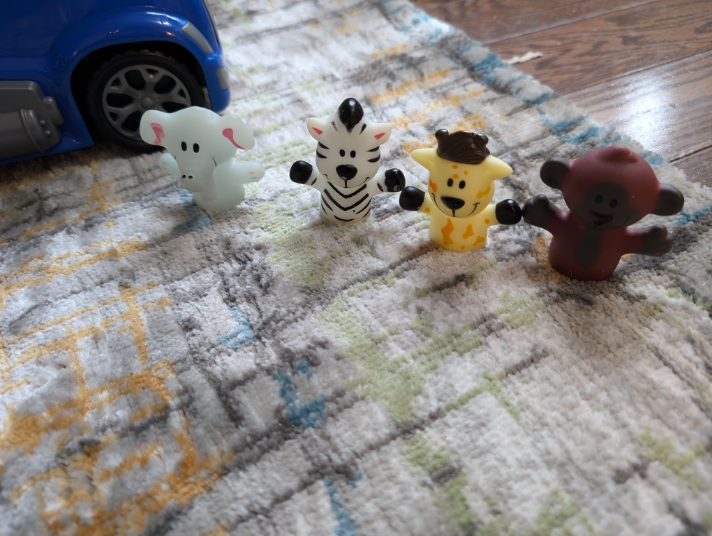Toy bundle 🧡 - photo 2