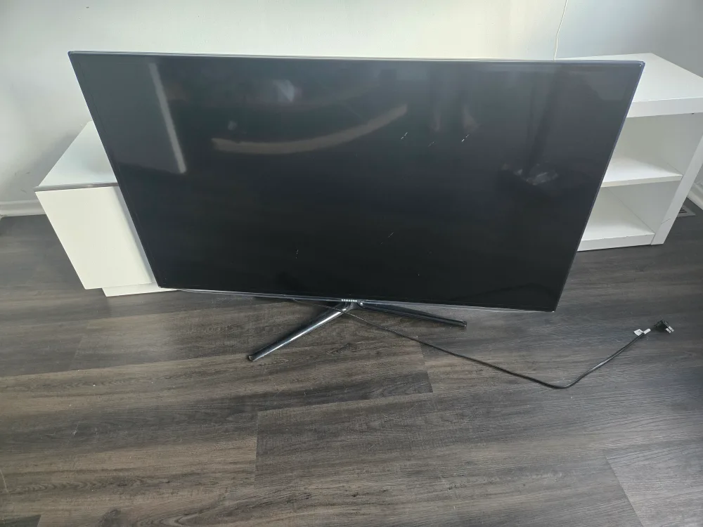 45' inch Samsung Smart TV image indicator(2)