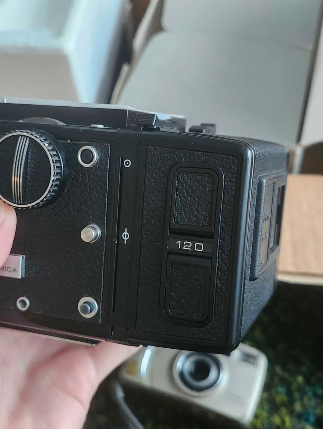 Bronica film camera - photo 2