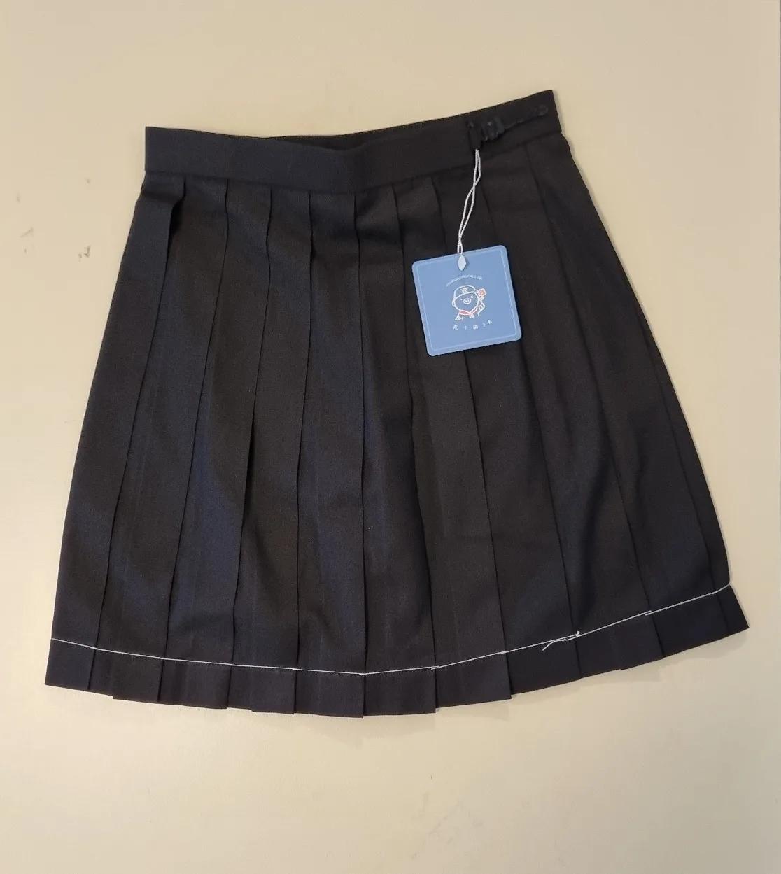 Huaqian Pig Black Pleated Skirt (Brand New) image indicator(2)
