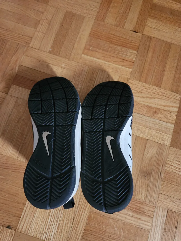 Nike Running Shoes image indicator(4)