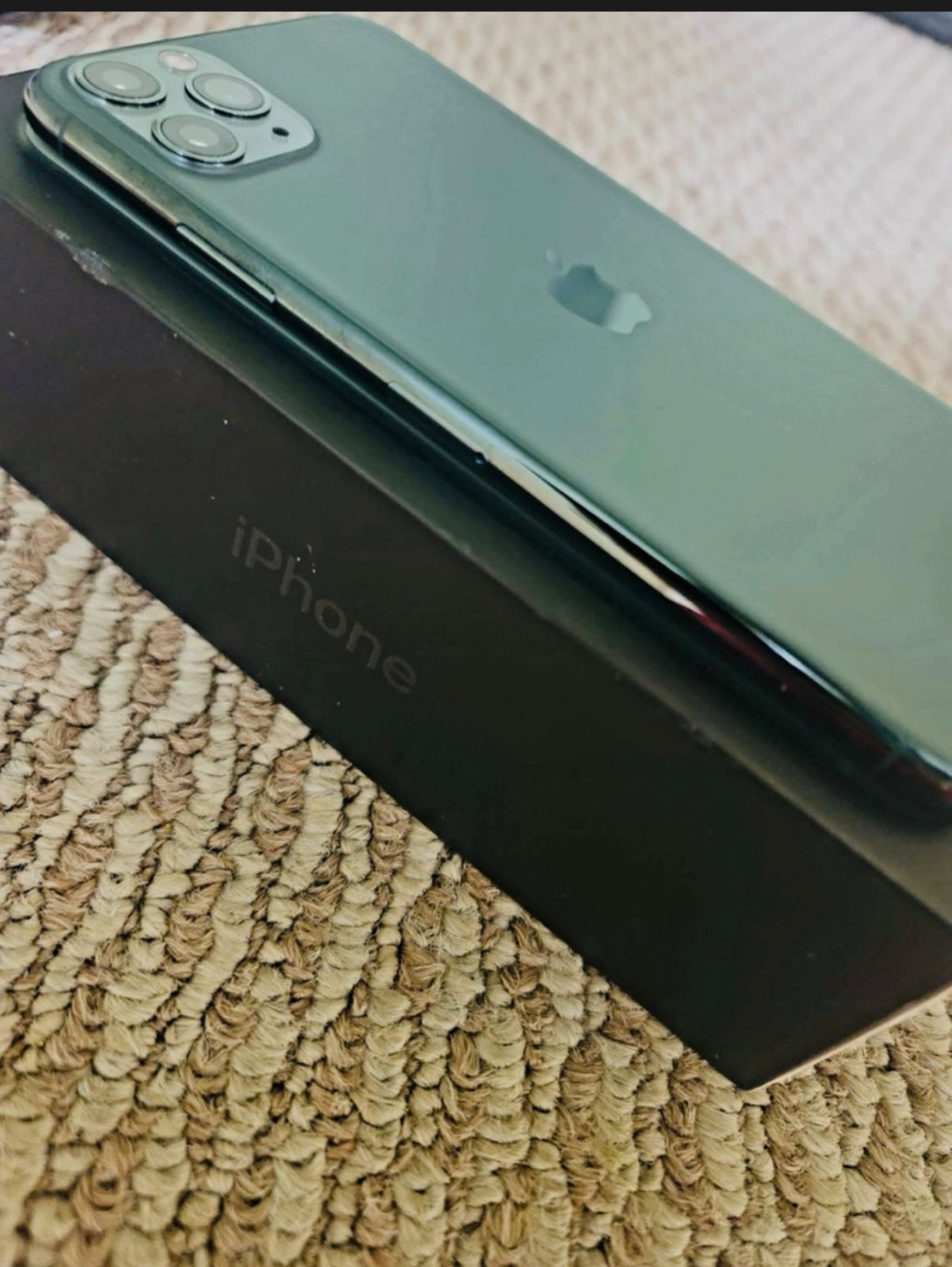iPhone 11 Pro Max 64GB Midnight Green - photo 3