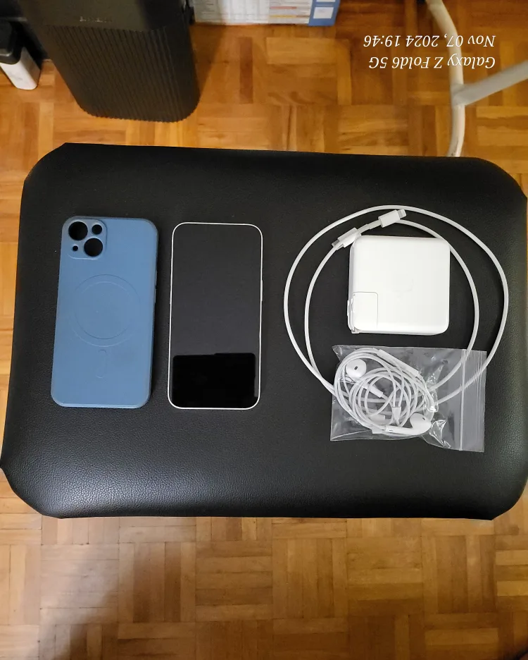 Iphone 13  ,White , 128Gb, unlocked  (***READ ADS***) image indicator(4)