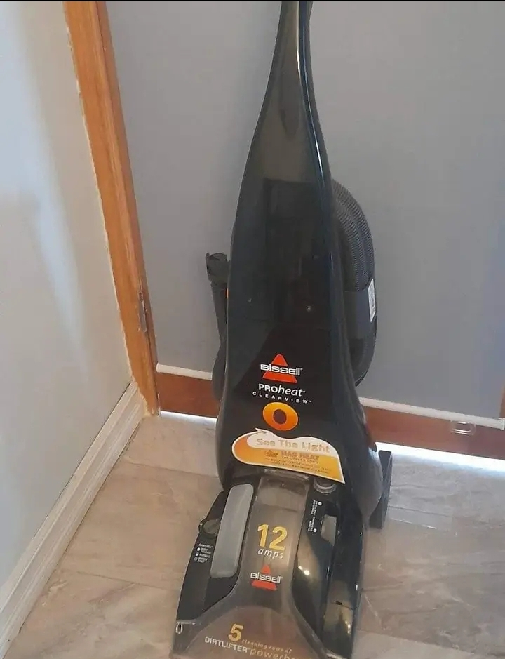 Bissell ProHeat ClearView Carpet Cleaner - photo 2