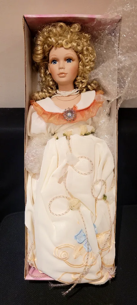 Porcelain Doll in Box image indicator(3)