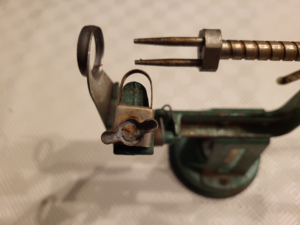 Apple peeler and corer - photo 2