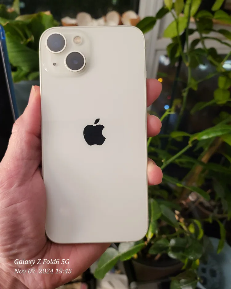Iphone 13  ,White , 128Gb, unlocked  (***READ ADS***) thumbnail
