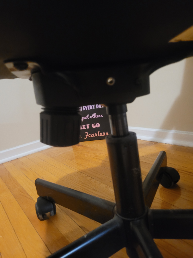 office chair - photo 4