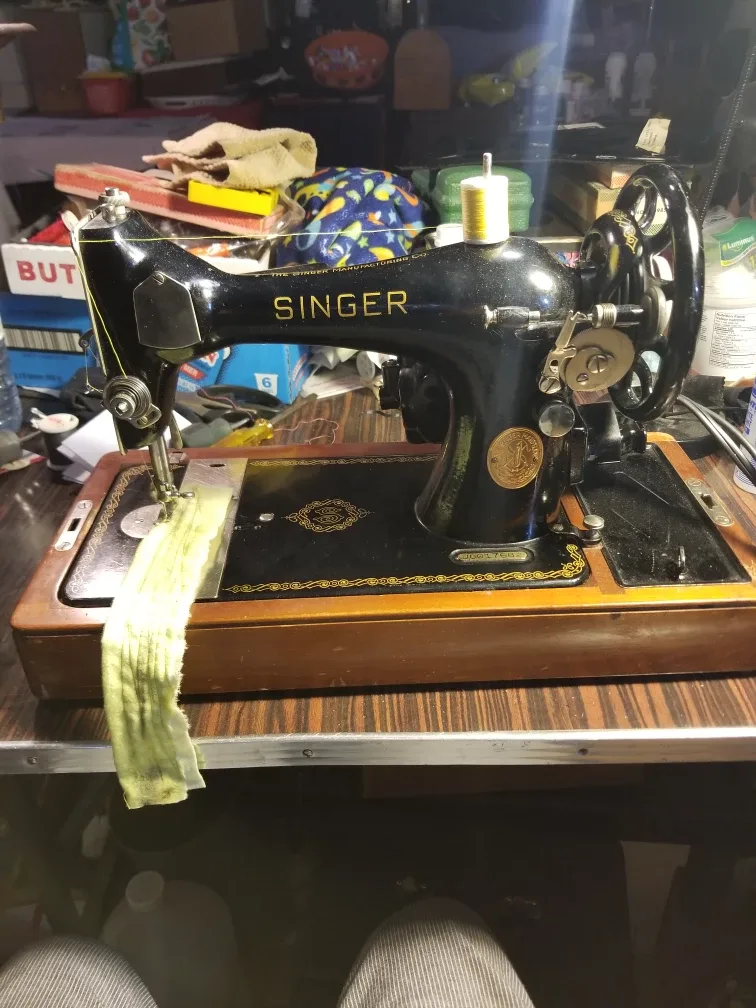 Vintage Singer 128 Sewing Machinev image indicator(2)