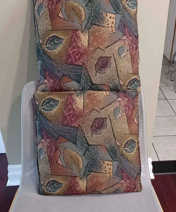 Good Condition Two Pillows image indicator(3)