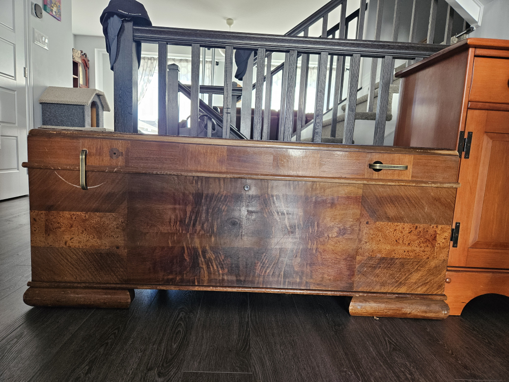 Vintage Lane Cedar Chest - photo 2