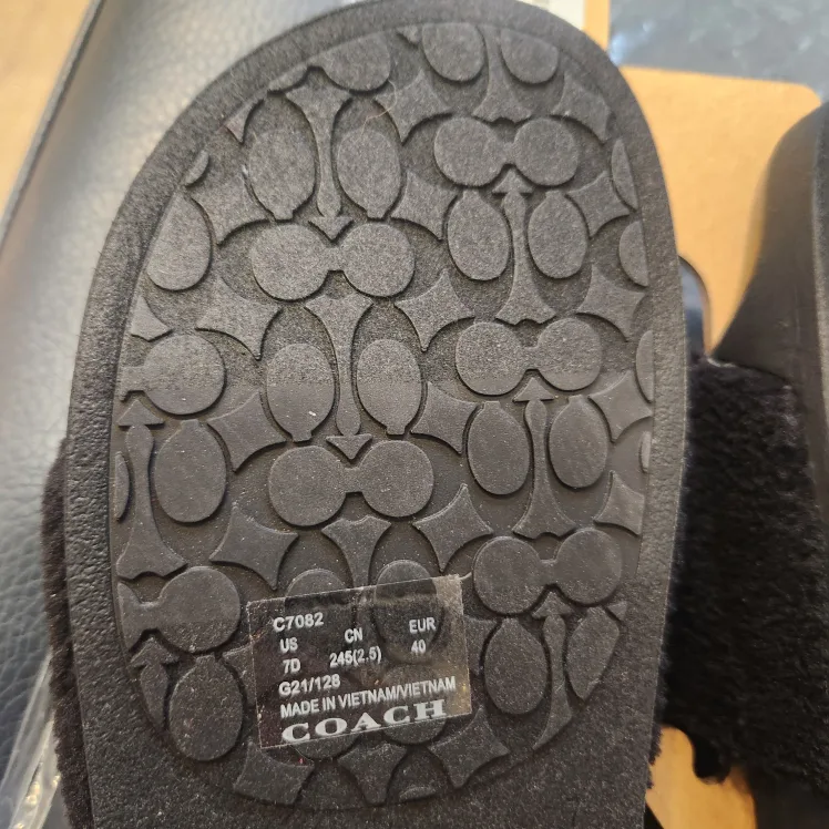 Coach New York Black Slides Size 8 image indicator(6)