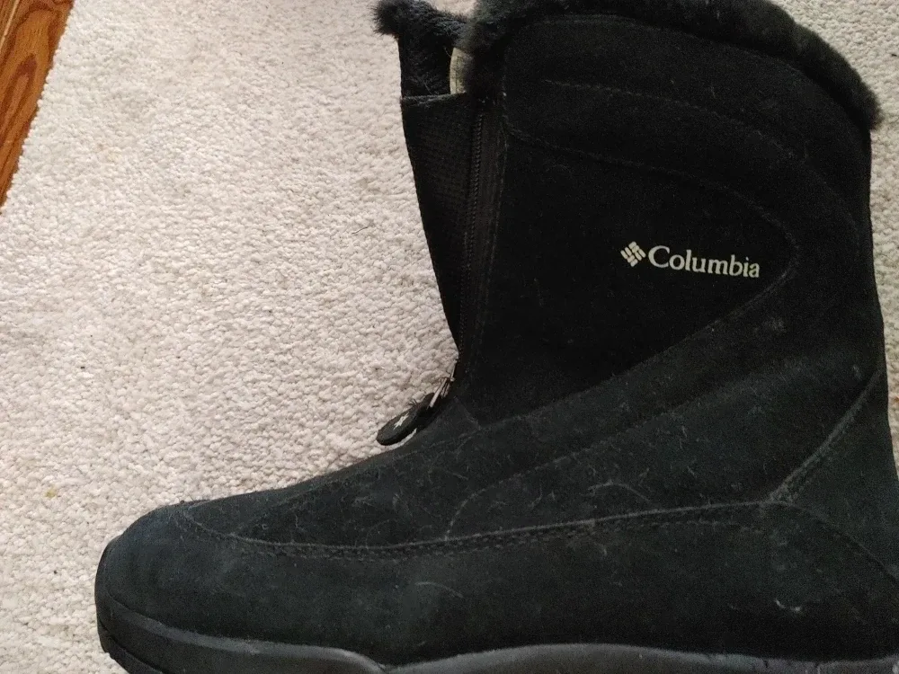 Columbia Women's Black Winter Boots image indicator(4)