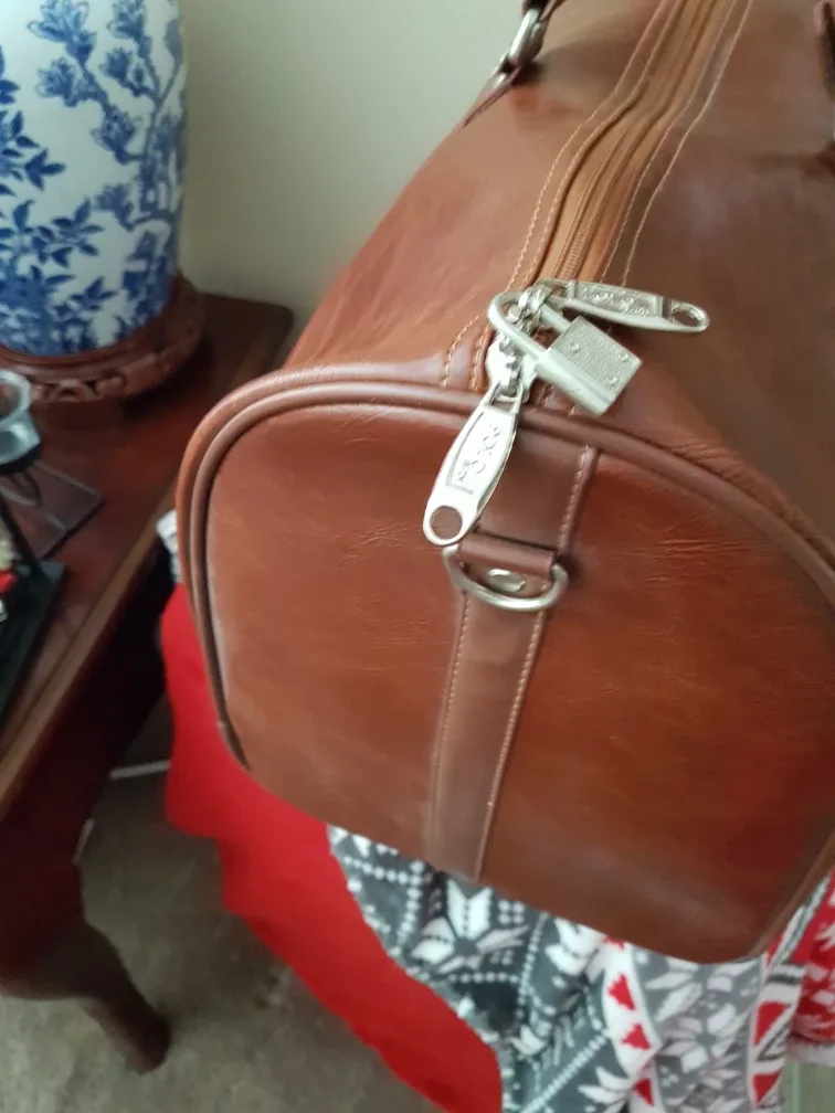 Brown Leather Travel Bag image indicator(4)