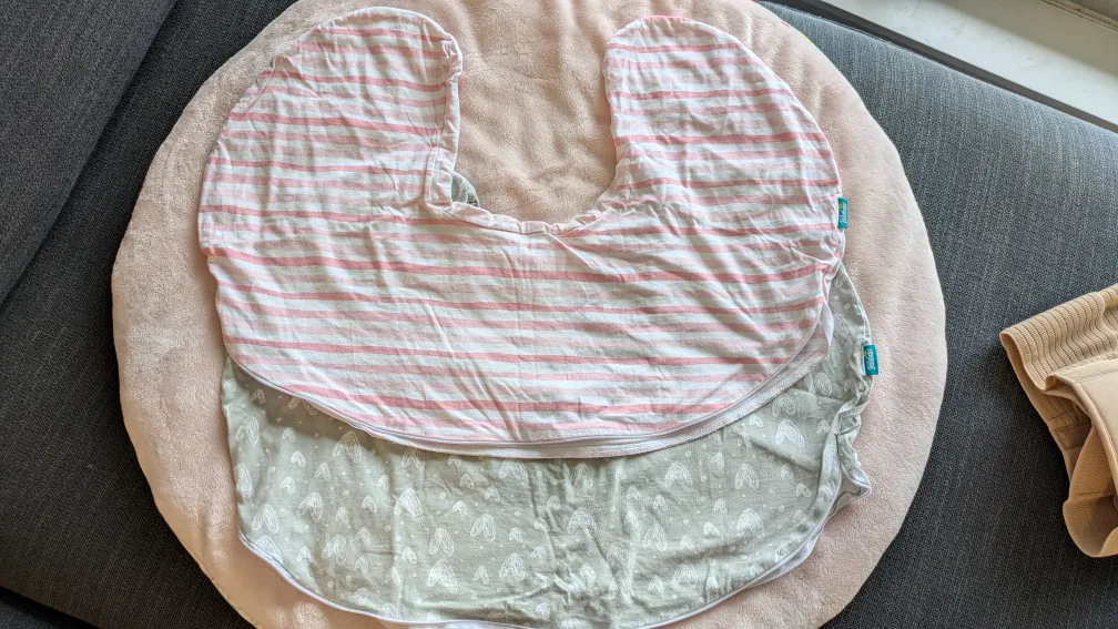 Dr Brown's Nursing Pillow with 3 Covers (2 Biloban covers ) image indicator(5)