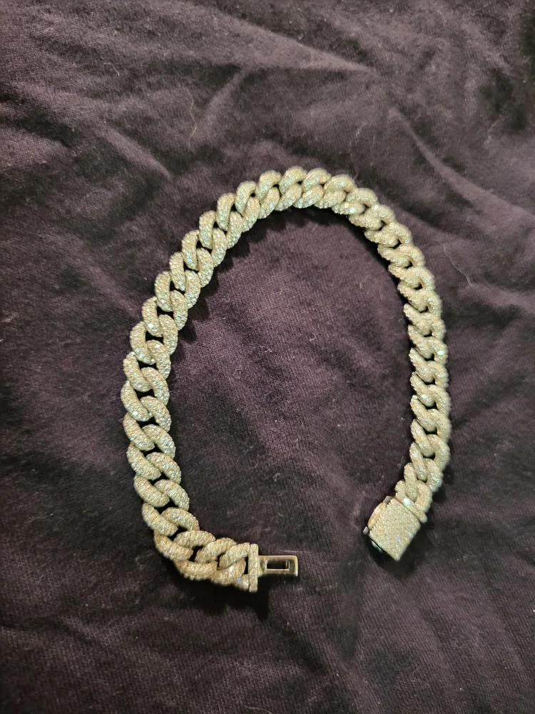 Silver Iced Out Cuban bracelet image indicator(2)