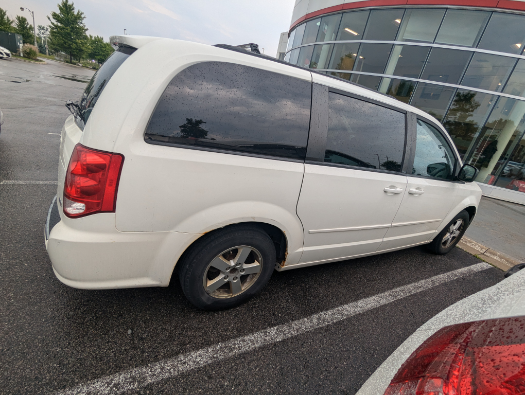 2011 Dodge Grand Caravan - photo 2