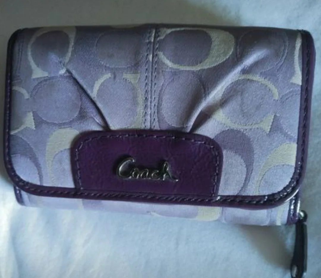 Wallets - Guess, Coach & Bebe thumbnail