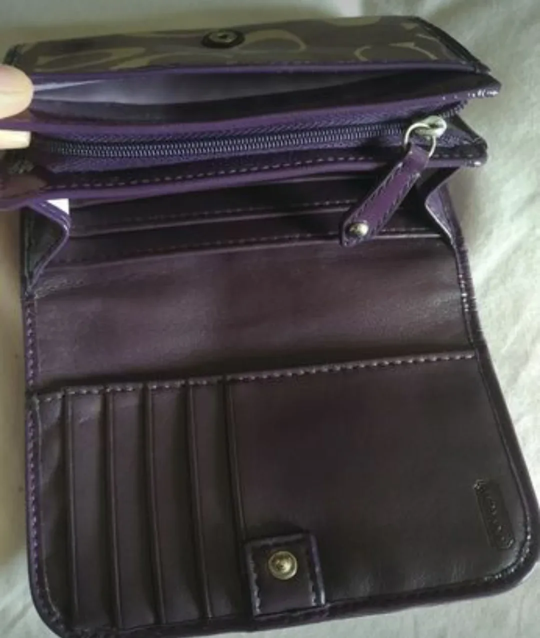 Wallets - Guess, Coach & Bebe image indicator(2)