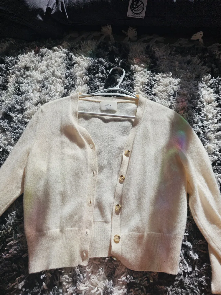 Wilfred 100% Cashmere Cardigan thumbnail