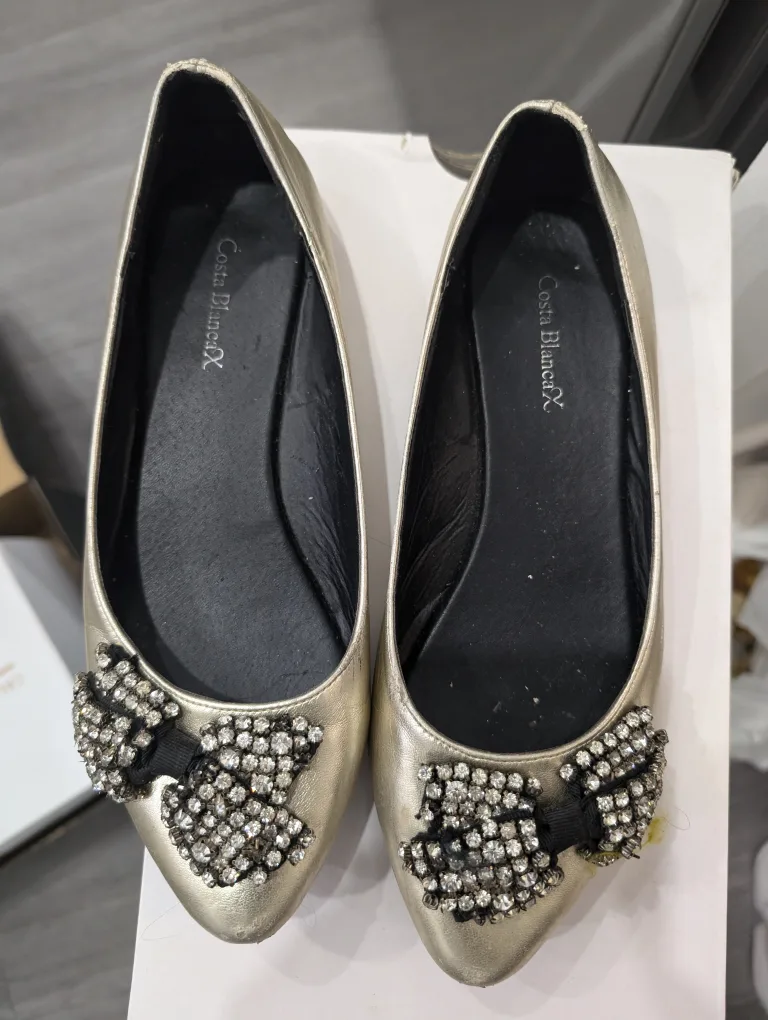 Gold Ballerina Flats with Rhinestone Bow - size 5.5