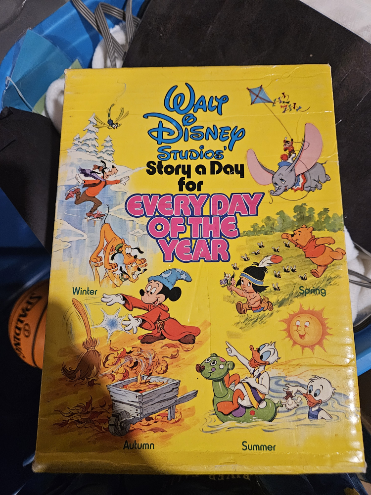 Walt Disney's Story a Day - Vintage Book Set - photo 2