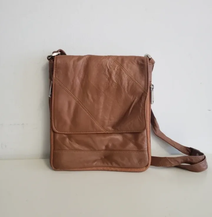 Brown Leather Purse thumbnail