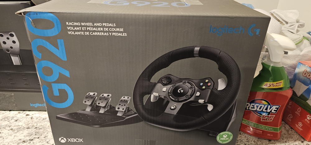 Logitech G920 Racing Wheel and Pedals for Xbox