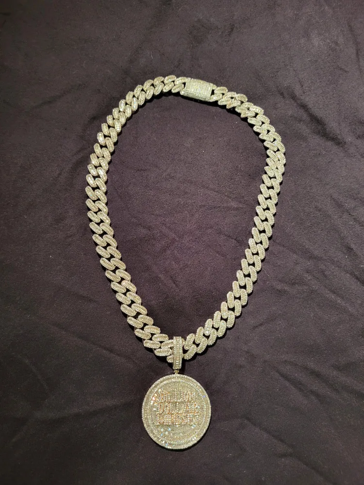Iced Out Chain with Pendant image indicator(5)