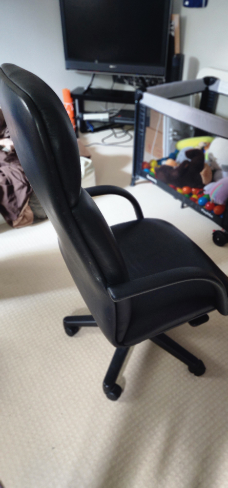 Black Office Chair - photo 2